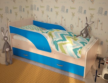 Детская кровать с бортиками Максимка, корпус Млечный дуб, фасад Синий в Норильске - предосмотр