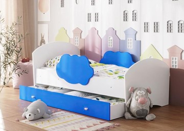 Детская кровать Тучка с ящиком, корпус Белый, фасад Синий в Норильске