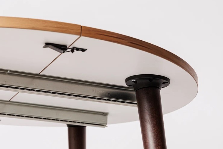 Кухонный стол круглый Шпон Ореха д. 100 см МДФ ножки вишня в Красноярске - изображение 3